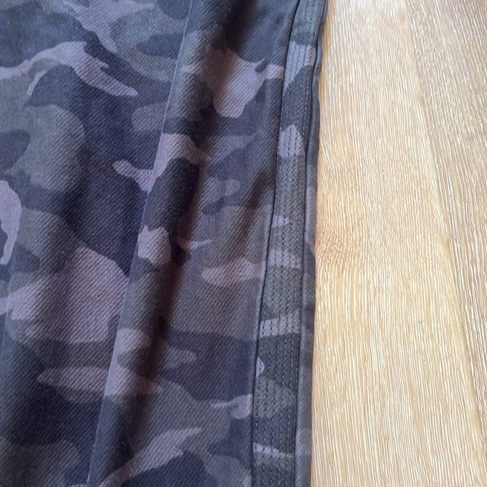 Athleta Farallon Jogger Pant Women's Size 4 Zip Ankle & Pocket Camo Camouflage - Picture 11 of 11